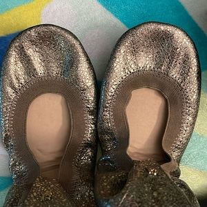 NIB Yosi Samra foldable flats pewter size 8